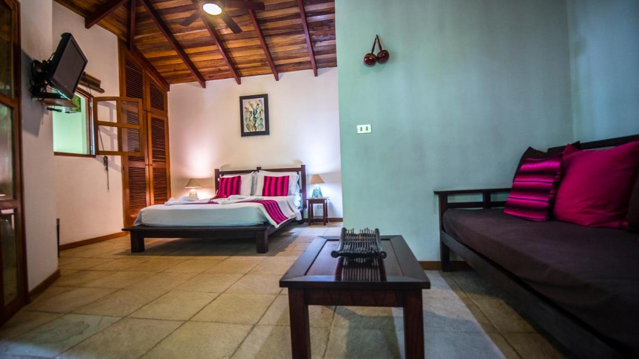 Hotel El Pequeno Gecko Verde Самара Экстерьер фото