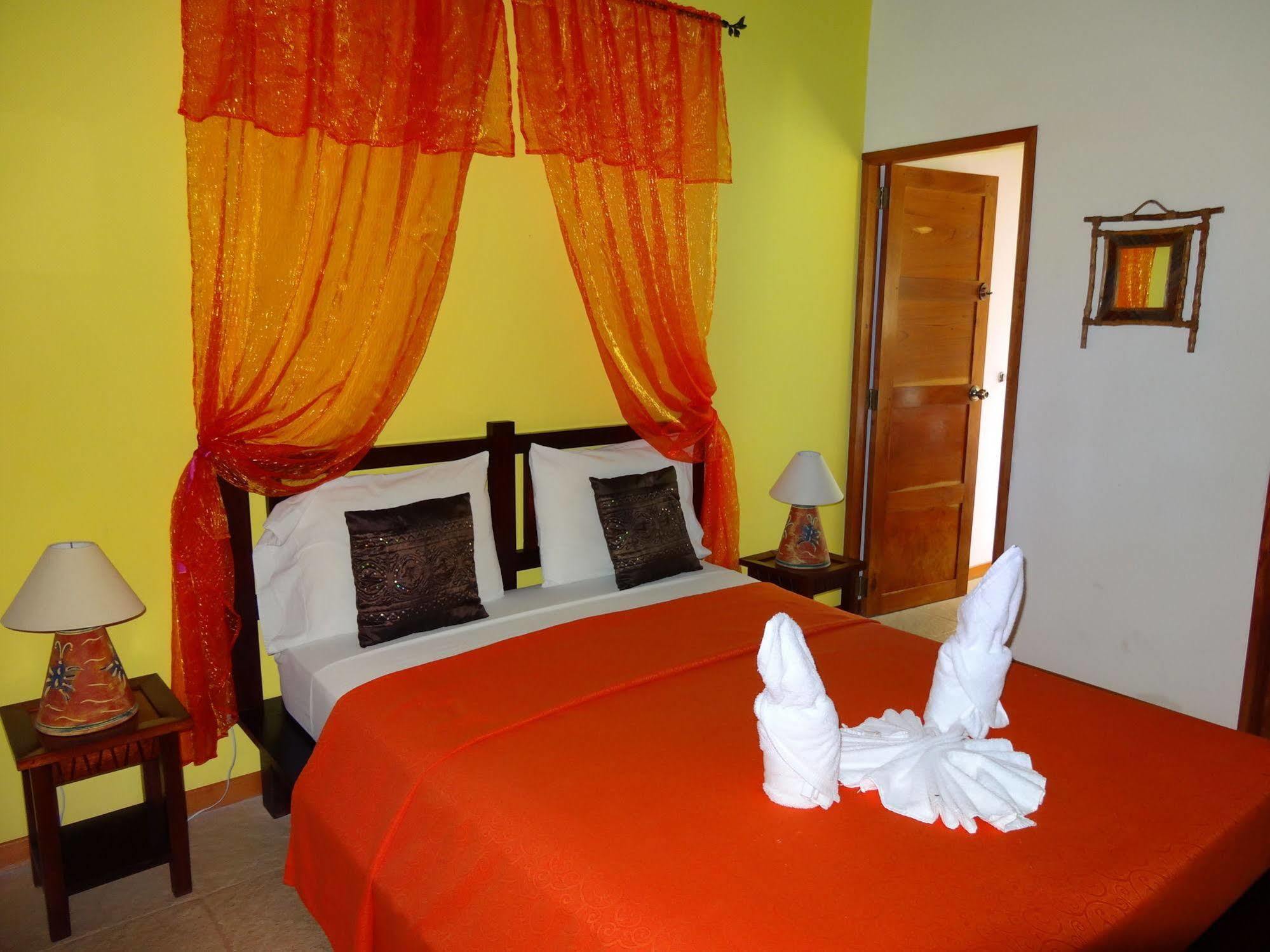 Hotel El Pequeno Gecko Verde Самара Экстерьер фото