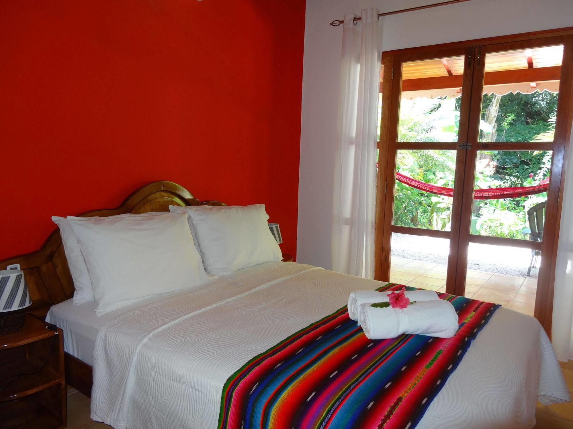 Hotel El Pequeno Gecko Verde Самара Экстерьер фото